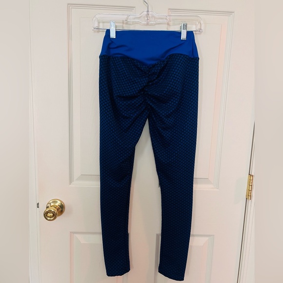 Instagram Viral Ruched Leggings - Picture 2 of 2